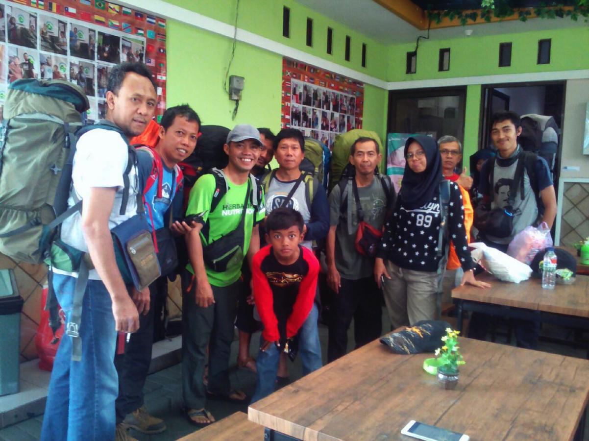 Pondok Backpacker Malang Zewnętrze zdjęcie